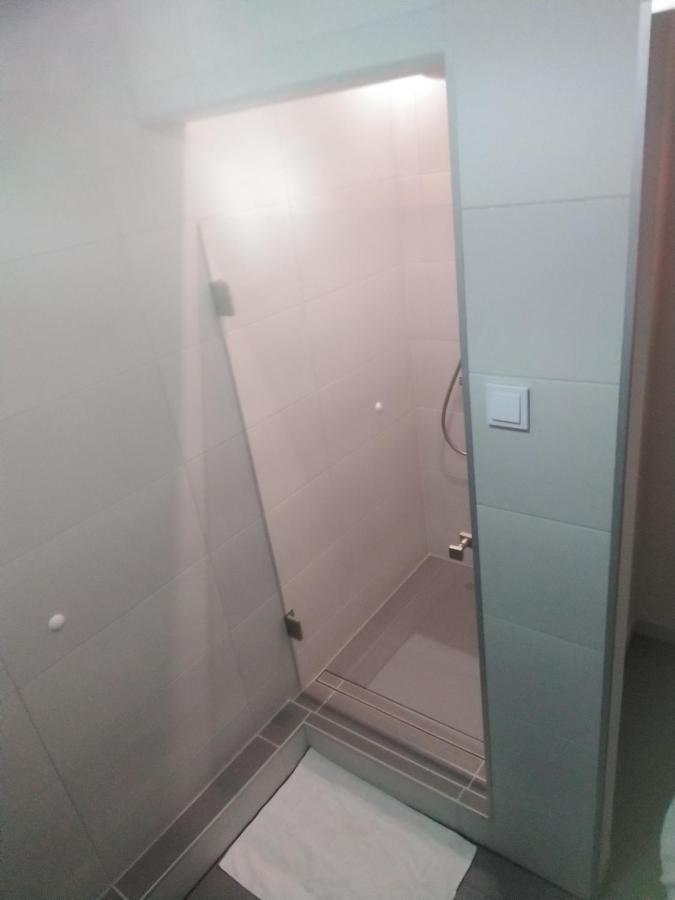 Apartament Zielona Wierzba Blisko Sky Tower Lägenhet Wrocław Exteriör bild